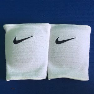 White nike knee pads